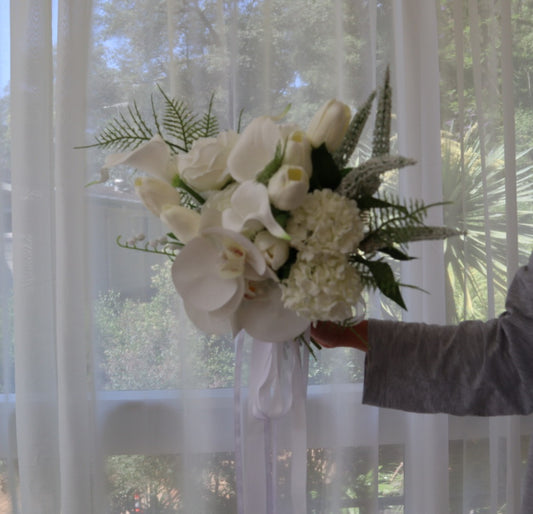 Pure Ivory – Classic White Silk Wedding Bouquet